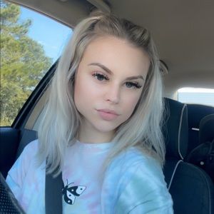 Meet your Posher, Caley